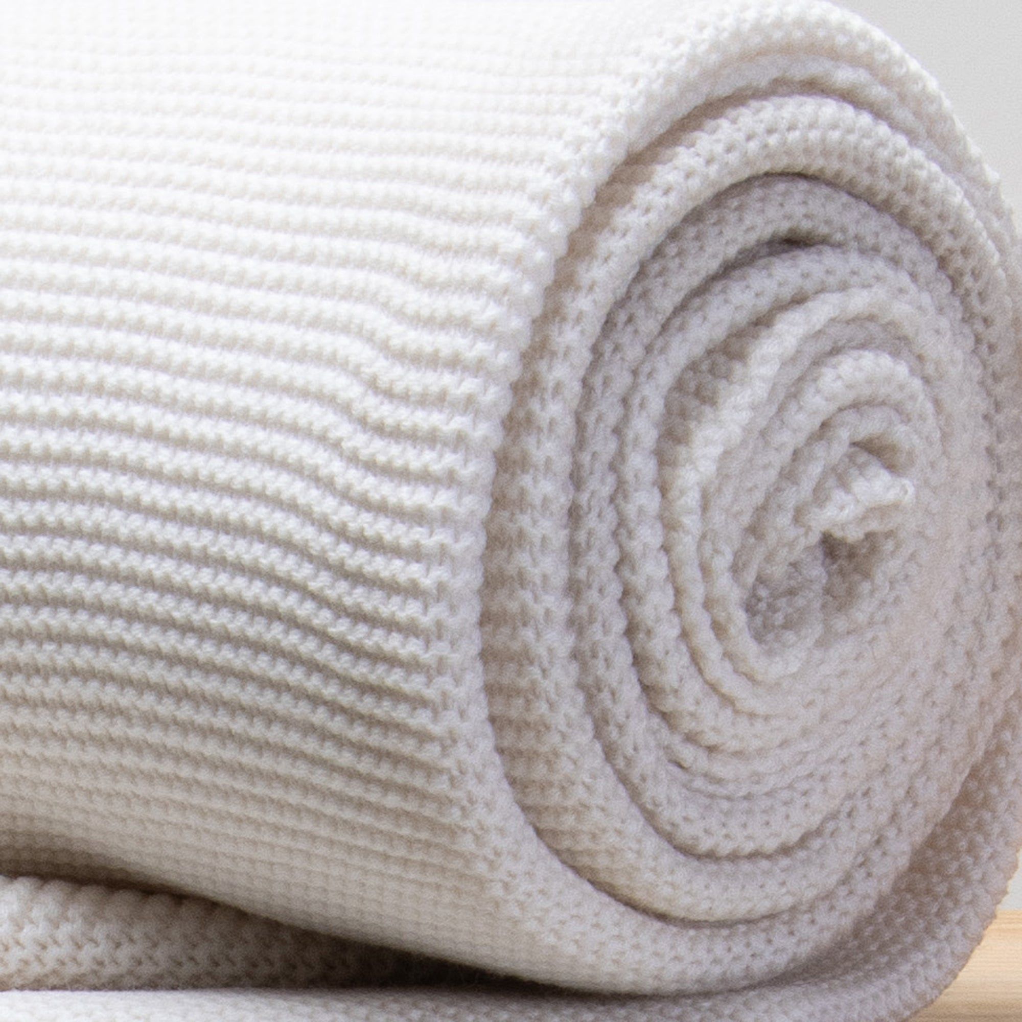 Cozy Hand-Knitted Throw Blanket for Ultimate Comfort and Warmth